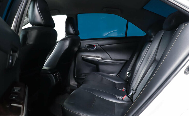 Toyota Camry - Фото 17