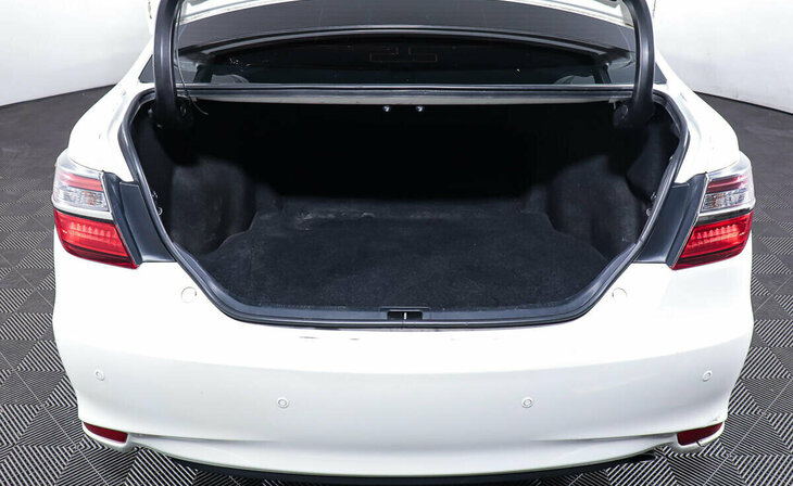 Toyota Camry - Фото 18