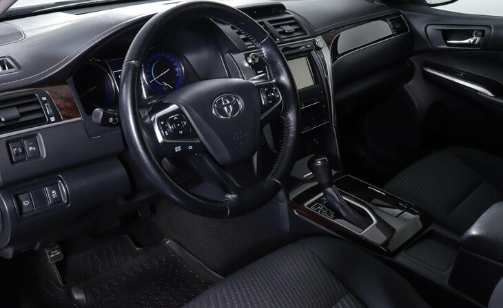 Toyota Camry - Фото 9