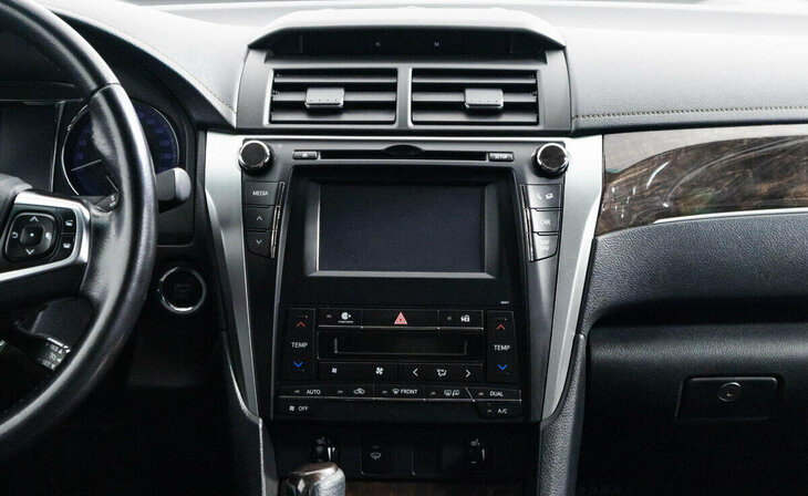 Toyota Camry - Фото 9