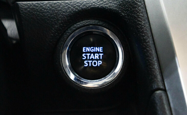 Toyota Camry - Фото 12