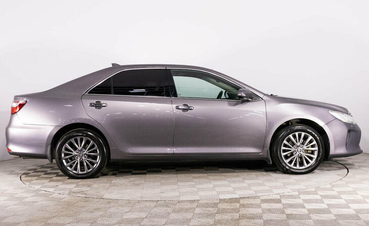 Toyota Camry - Фото 3