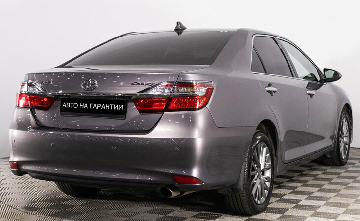 Toyota Camry - Фото 4