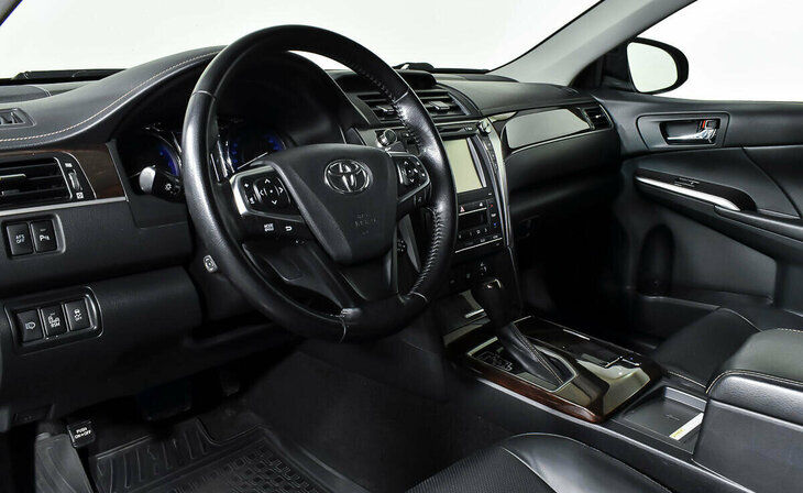 Toyota Camry - Фото 9