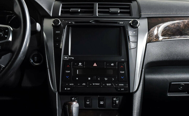 Toyota Camry - Фото 11