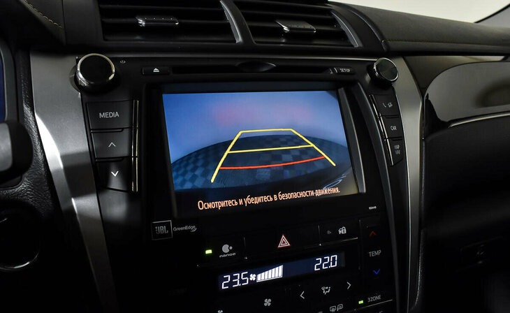 Toyota Camry - Фото 13