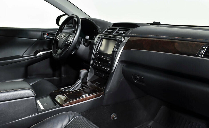 Toyota Camry - Фото 7