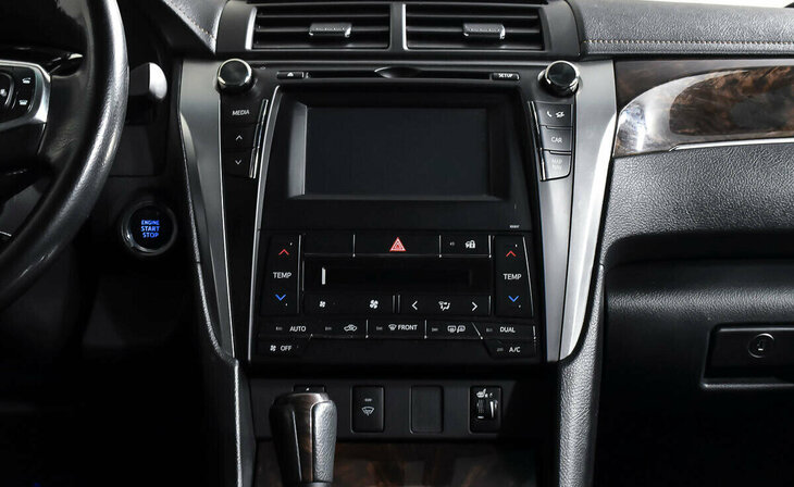 Toyota Camry - Фото 11