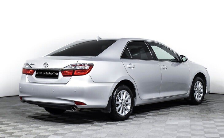 Toyota Camry - Фото 4