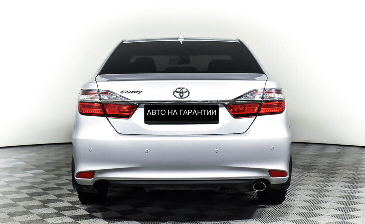 Toyota Camry - Фото 5
