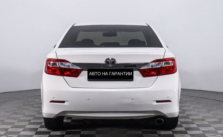 Toyota Camry - Фото 5