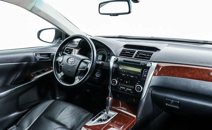 Toyota Camry - Фото 6