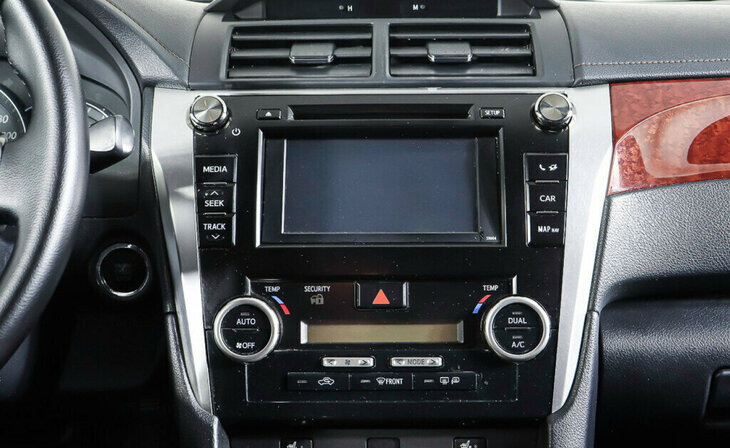 Toyota Camry - Фото 12