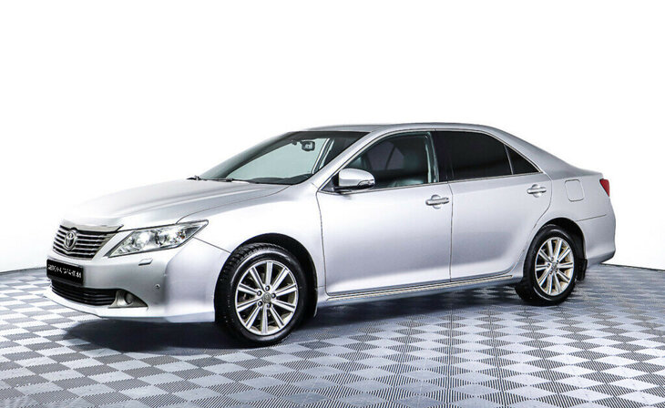 Toyota Camry - Фото 0