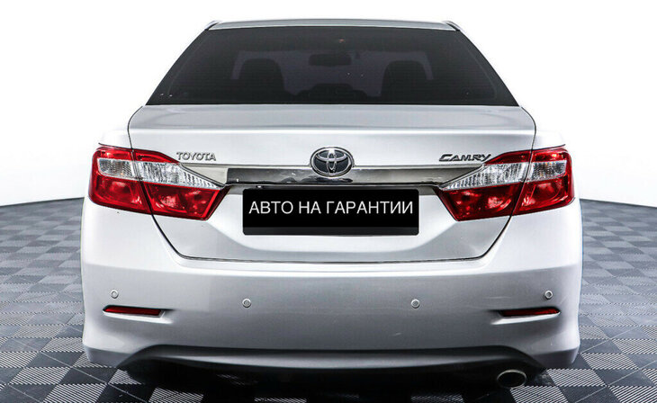 Toyota Camry - Фото 5