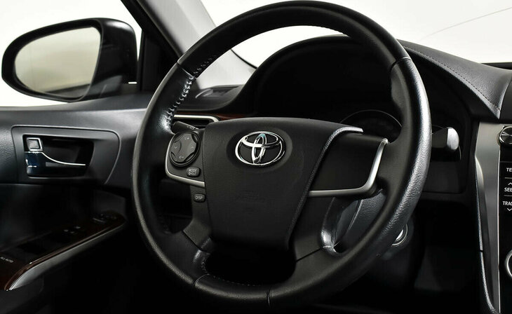 Toyota Camry - Фото 11