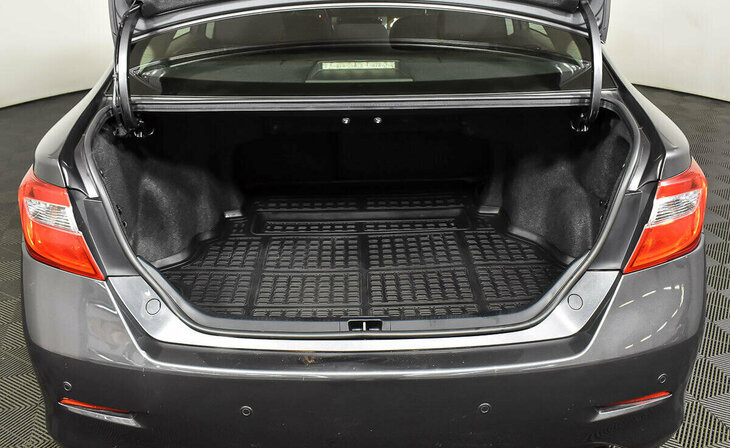 Toyota Camry - Фото 14