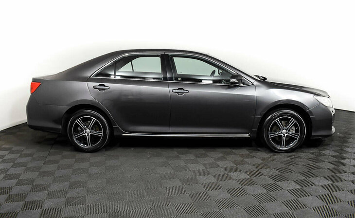 Toyota Camry - Фото 3