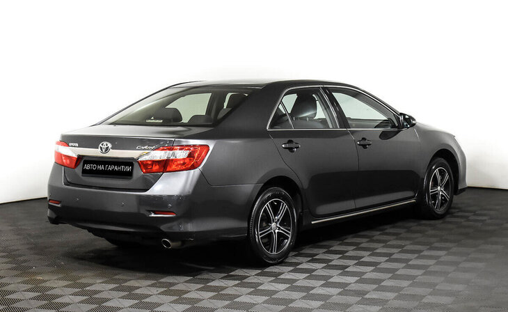 Toyota Camry - Фото 4
