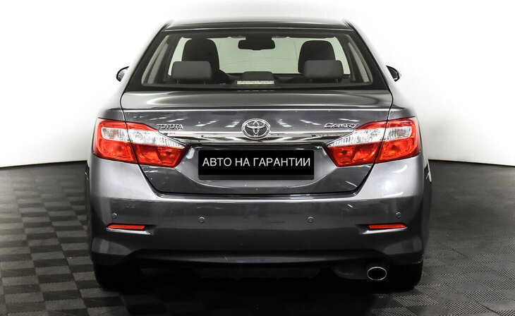 Toyota Camry - Фото 5