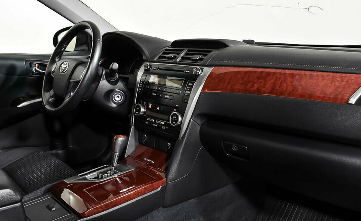 Toyota Camry - Фото 8