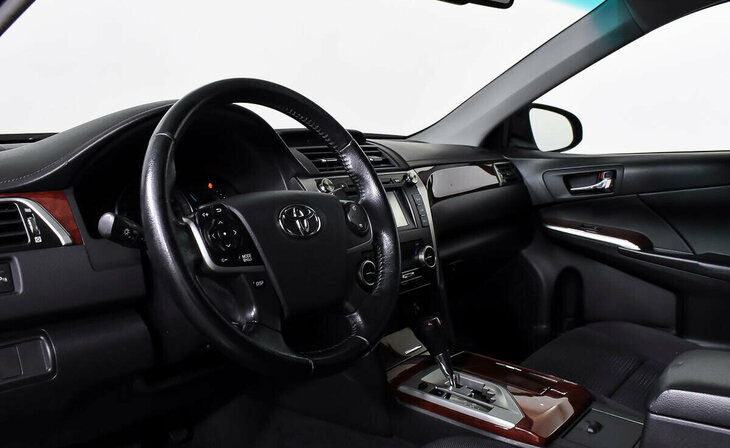 Toyota Camry - Фото 9