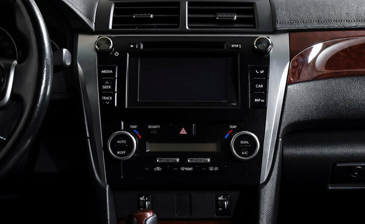 Toyota Camry - Фото 11