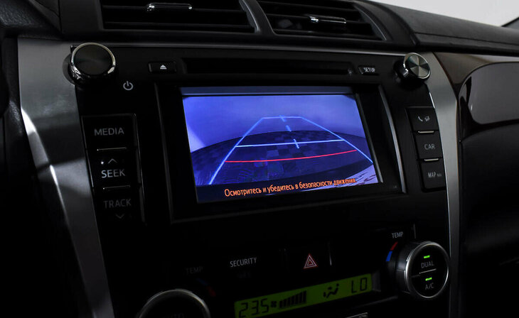 Toyota Camry - Фото 12