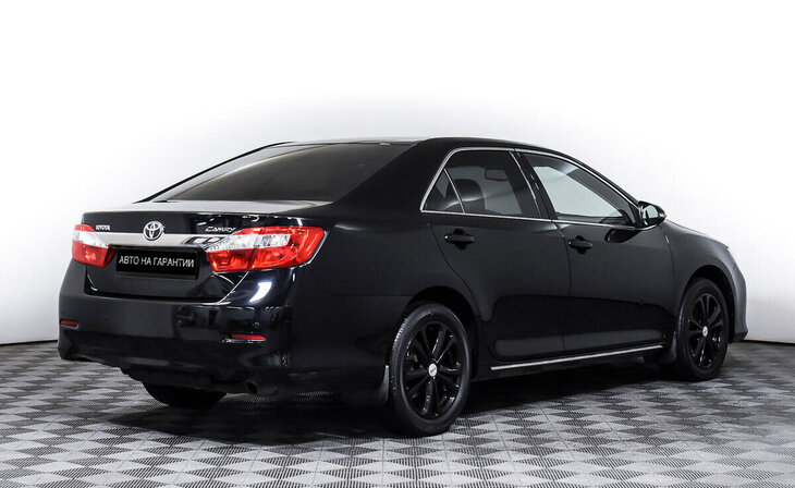 Toyota Camry - Фото 4