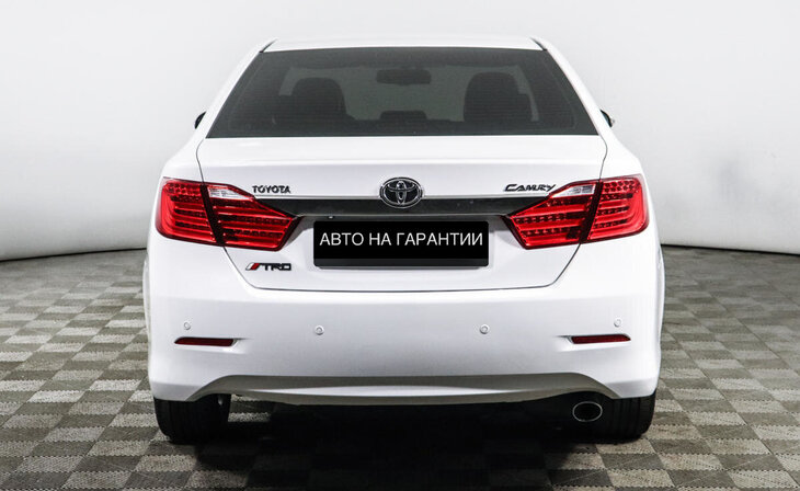 Toyota Camry - Фото 3