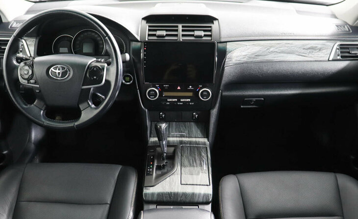 Toyota Camry - Фото 5