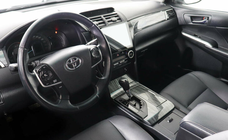 Toyota Camry - Фото 6
