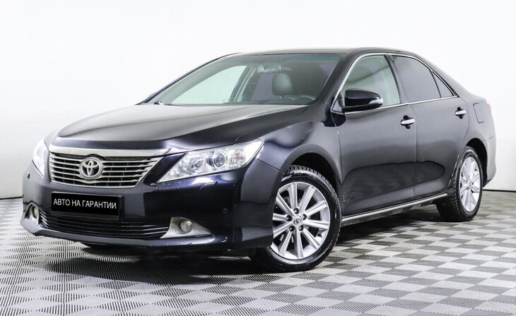 Toyota Camry - Фото 0