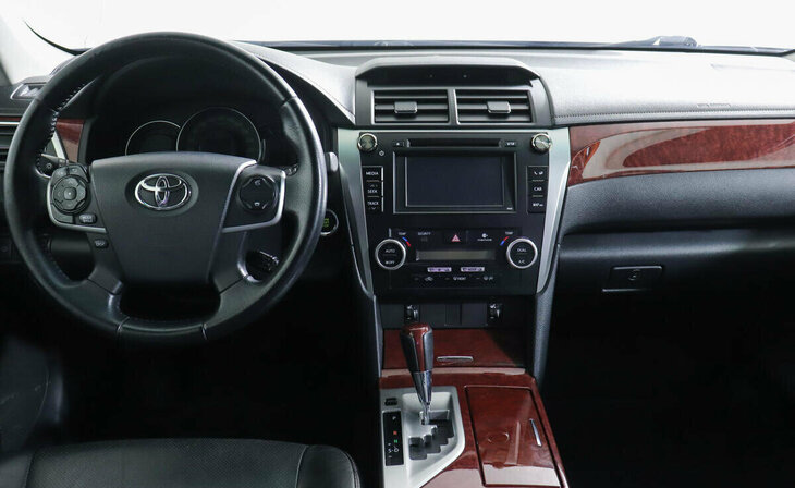 Toyota Camry - Фото 5