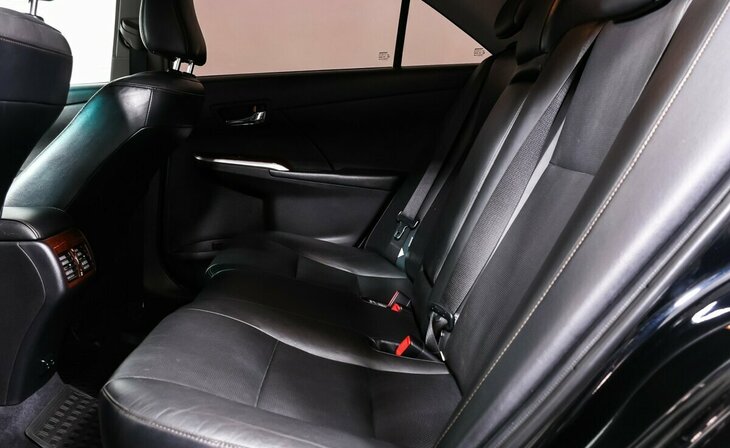 Toyota Camry - Фото 11