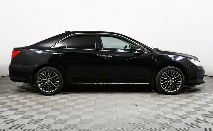 Toyota Camry - Фото 3