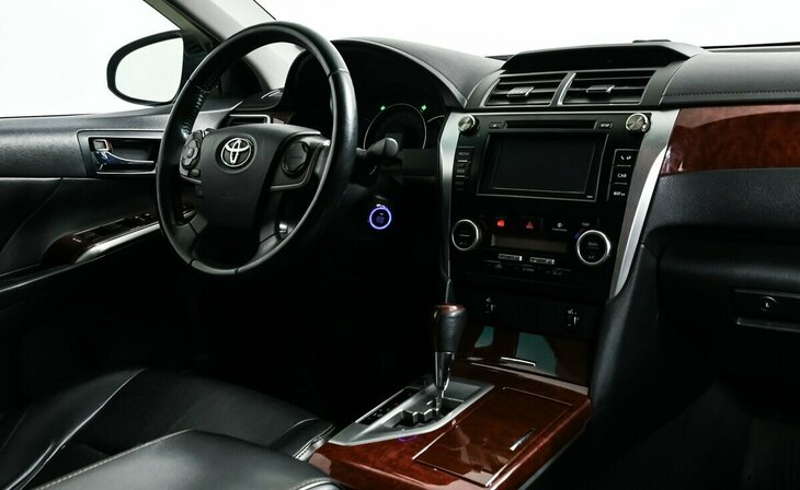 Toyota Camry - Фото 6