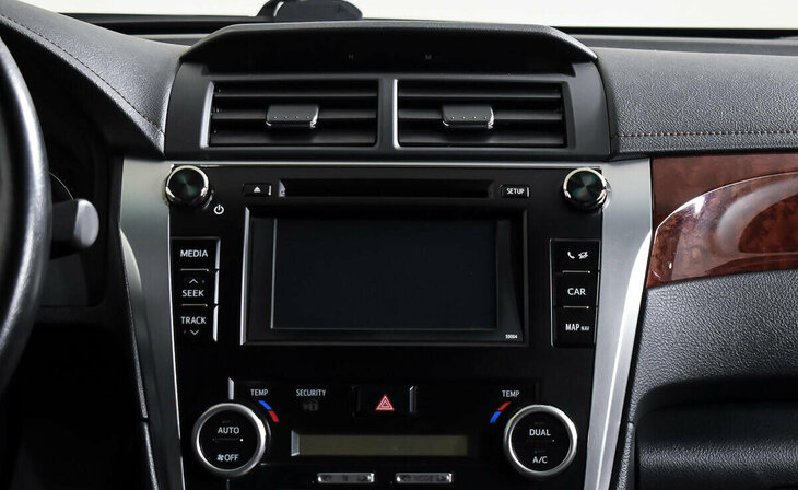 Toyota Camry - Фото 11