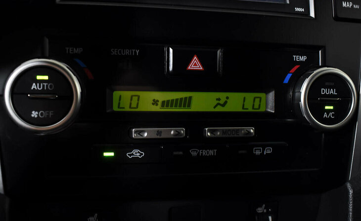 Toyota Camry - Фото 13