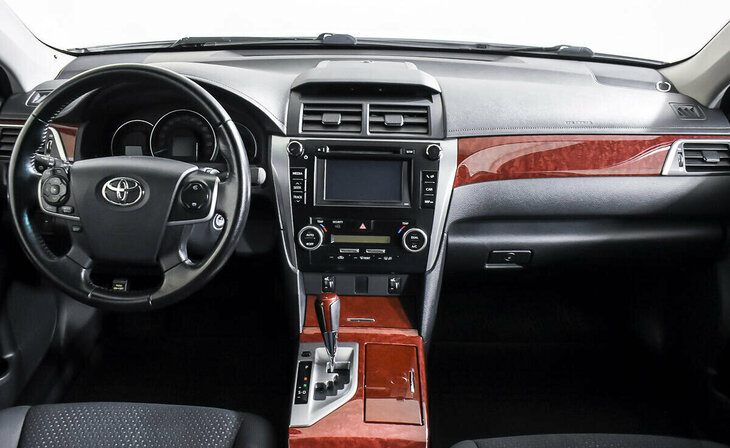 Toyota Camry - Фото 8
