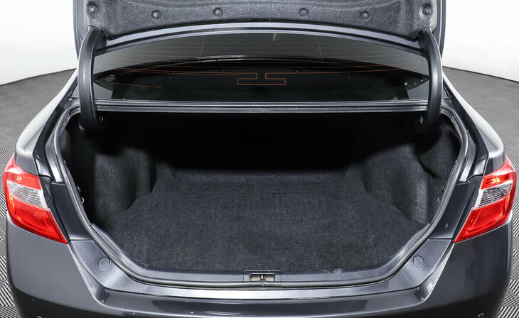 Toyota Camry - Фото 17
