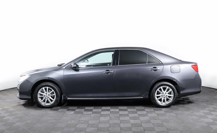 Toyota Camry - Фото 2
