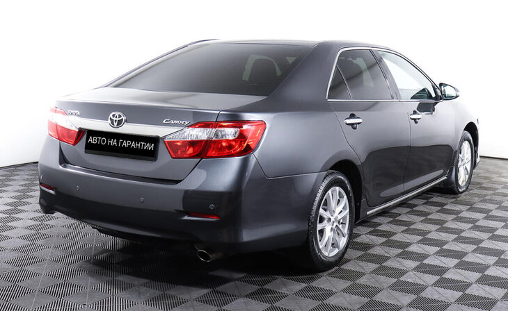 Toyota Camry - Фото 4