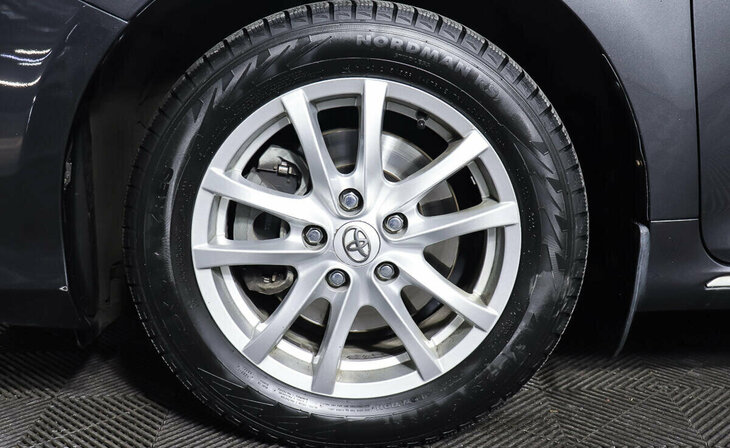 Toyota Camry - Фото 6