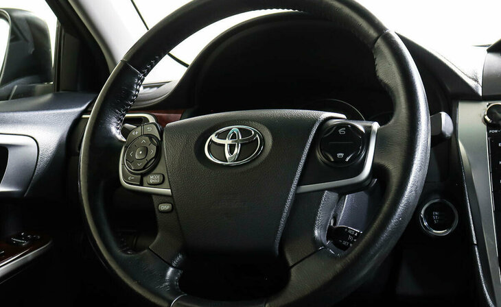Toyota Camry - Фото 10