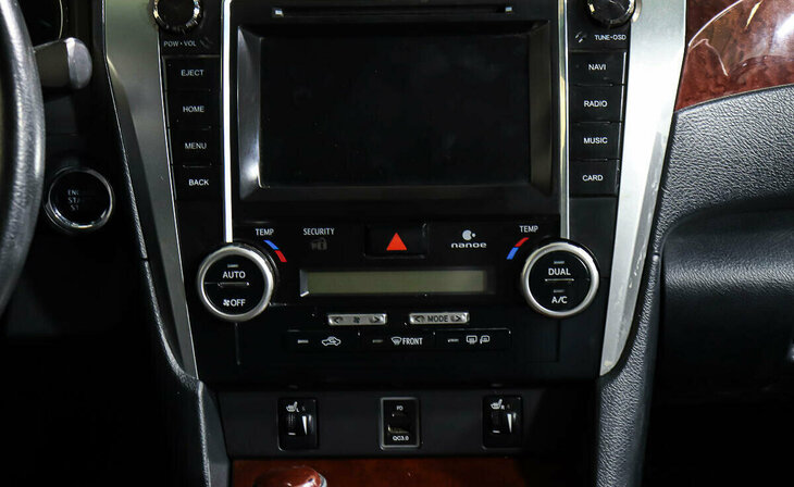 Toyota Camry - Фото 11