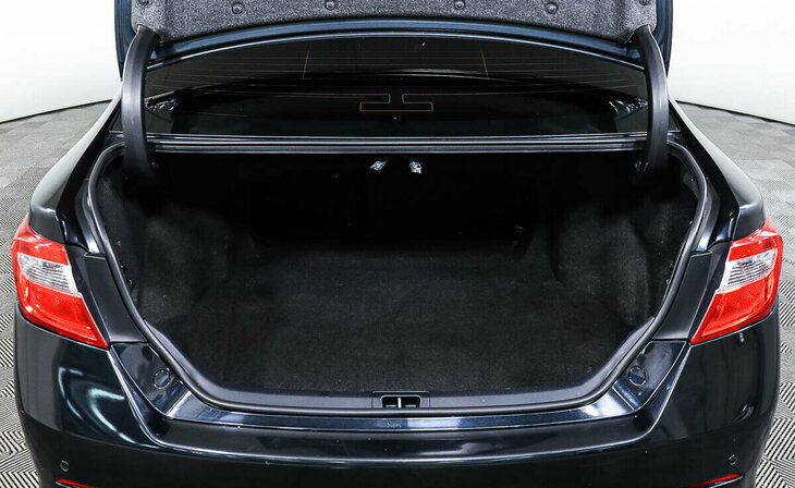 Toyota Camry - Фото 15