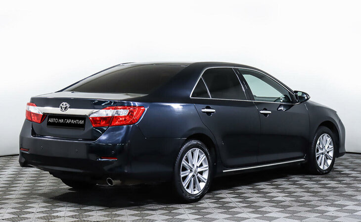 Toyota Camry - Фото 4