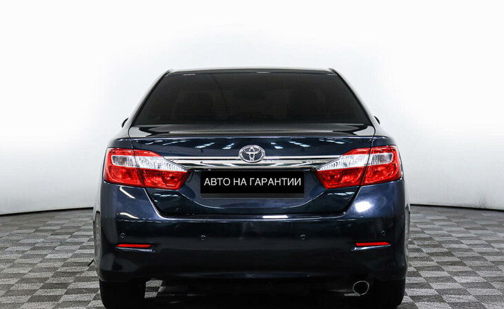 Toyota Camry - Фото 5
