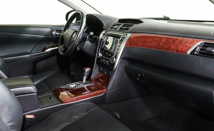 Toyota Camry - Фото 7